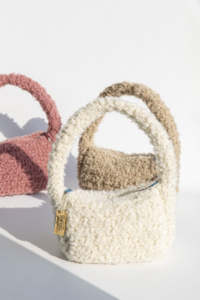 Hilo de Chenilla YARNA Bohwool (65g), Hilo de Felpa de Lujo, Acabado Suave y Duradero, Tacto Suave y Divertido para Manualidades - Product Image 3