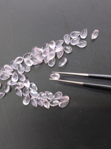 Cuarzo Rosa Natural, Corte Pera de 5x3MM, Gema Suelta de la Mejor Calidad para Joyería - Product Image 1