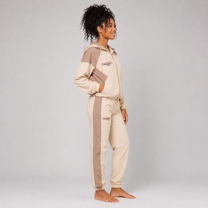 <b>Top</b> Trending Women Windbreaker Tracksuit Comfortable Breathable Eco Friendly <b>Top</b> Quality Custom Women Windbreaker Tracksuit Sets - Product Image 2