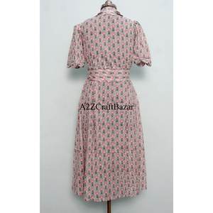 Robe midi florale Kangura pour femme, 100 % coton écologique, style Kangura, col en V, manches courtes, boutons décoratifs, lavable. - Product Image 6