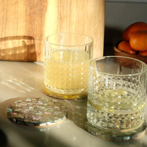 Elegante y Lujosa Posavasos de Nácar Brillante para Mesa - Product Image 2