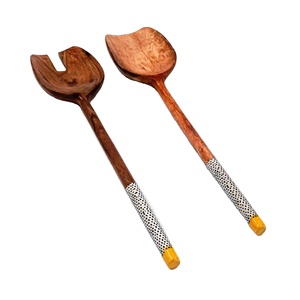 Juegos de cubiertos Servidor de ensalada de madera de acacia de brazo largo Juego de servidor de ensalada de madera natural con 2 torneros Utensilios hechos a mano sostenibles - Product Image 1