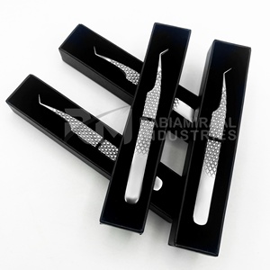 Pince à épiler personnalisée Diamond Grip pour cils, à pointe coudée à 45 degrés, argentée, et pince à épiler individuelle, emballage boîte noire - Product Image 6