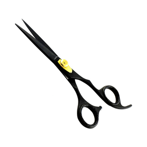 Tijeras de Peluquería Profesionales Hechas a Mano de 6.0 Pulgadas, Acero Inoxidable con Recubrimiento Negro, para Diestros, Punta Roma, Mango Mediano, Filo de Navaja - Product Image 1