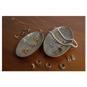 Platos de Aluminio de Forma Ovalada con Acabado de Latón Antiguo, Vajilla Tradicional Multiusos - Product Image 1