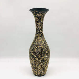 Jarrón Decorativo Vintage Negro de Lujo, Diseño Floral en Acrílico y Latón, Regalo Perfecto o Adorno para el Hogar a un Precio Razonable - Product Image 1