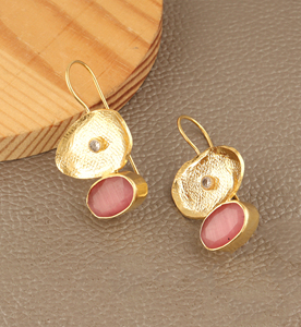 Pendientes de diseñador con textura de ojo de gato rosa, corte ovalado, con dije metálico y pequeños circonitas, chapados en oro de 18k, pendientes colgantes de moda con gancho. - Product Image 6