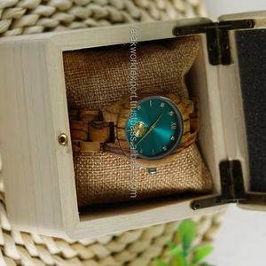 นาฬิกาควอทซ์สำหรับผู้ชายที่ออกแบบเองด้วยหน้าปัดใบไม้ที่ไม่ซ้ำใครนาฬิกาข้อมือไม้สำหรับการดรอปชิปโดย fwe - Product Image 1