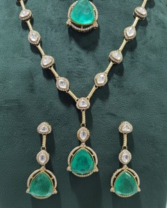 Juego de Collar de Perlas de Lujo con Colgante de Lágrima Verde de 3 Capas, Chapado en Oro, Joyería Nupcial para Novia con Pendientes a Juego para Mujer - Product Image 2