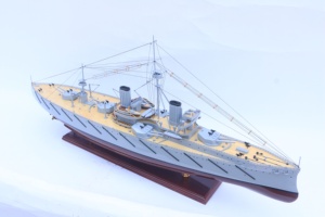 Maquette de bateau de guerre HMS Dreadnought 1906 en bois, faite à la main - Modèle classique de la Royal Navy pour la décoration de la maison ou du bureau - Product Image 6
