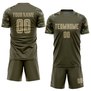 ชุดเสื้อและกางเกงฟุตบอลสีเขียวมะกอกแบบกำหนดเอง ชุดทีมฟุตบอลส่วนตัว ผ้าโพลีเอสเตอร์ 100% ระบายอากาศได้ดี ขายส่งแบบ OEM - Product Image 1