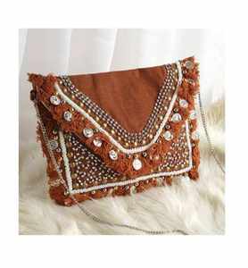 Pochette de luxe en résine pour filles, sac à main tendance avec chaînes de perles, idéal pour mariages, fêtes, cadeaux, fabriqué en Inde - Product Image 4