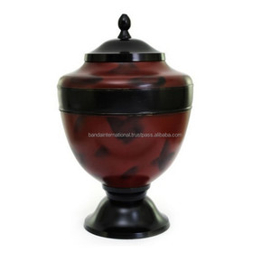 Urnes funéraires en laiton de haute qualité et de forme unique avec des urnes funéraires en métal fini de couleur rouge et noire pour les cendres humaines - Product Image 1
