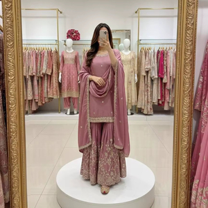 Robe de soirée à broderies lourdes et sequins, style moderne, avec Gharara et Dupatta, pour toutes les saisons - Product Image 1