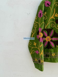 Blazer en velours à col mandarin avec broderie florale faite à la main, veste d'automne pour femme, manches longues, longueur normale - Product Image 3