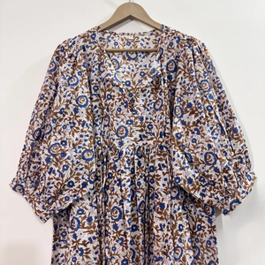 Robe décontractée mi-longue pour femme en coton tissé 100% uni, à manches courtes, taille empire, style babydoll, coupe ample et fonctionnelle à col en V oversize - Product Image 3