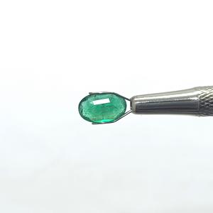 มรกตสีเขียว 2.37 กะรัต จากแซมเบีย พลอยหลวม - Product Image 1