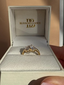 Bague de luxe pour femme en or 14 carats avec diamant de laboratoire certifié Toi et Moi de 2,00 carats, taille poire et ovale - Product Image 3