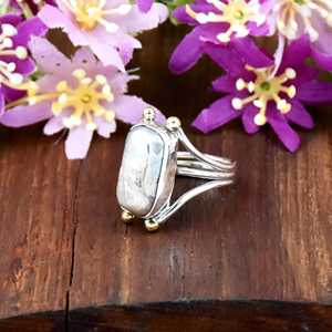 Bague statement en perle naturelle brute, argent sterling 925, style bohème moderne, bijou fin pour femme, à porter au quotidien - Product Image 6