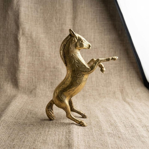 Figura de Caballo Artesanal de Latón, Escultura Ecuestre Grabada en Metal, Estatua de Animal de Lujo para Decoración de Mesa del Hogar - Product Image 5