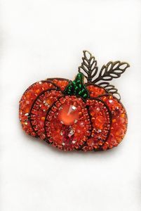 Broche Artesanal MD HANDICRAFTS con Bordado de Zorro y Cisne, Diseño Personalizado con Cuentas, para Moda de Lujo Inspirada en la Naturaleza, Unisex, para Bodas - Product Image 6
