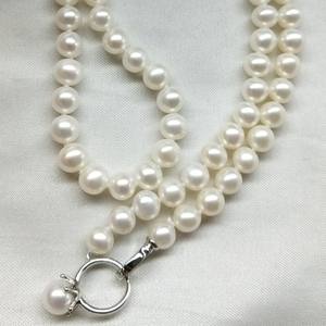 สร้อยคอปุ่มรูปผีเสื้อสองสีทองและเงิน ประดับด้วยไข่มุกน้ำจืดขนาด 7-8 มม. ทรงเกือบกลม ไม่ผ่านการแปรรูปด้วยสารเคมี - Product Image 3