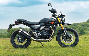 Motocyclette TRIUMPH "SCRAMBLER 400 XC" avec finition jaune et noire, moto sportive Scrambler 400 XC, Triumph Scrambler 400 XC double échappement - Product Image 4