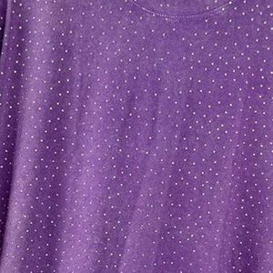 เสื้อยืดผู้ชายผ้าแคนวาสพิมพ์ลายโลโก้แบบกำหนดเอง ประดับด้วยคริสตัล หรูหรา หนานุ่ม ระบายอากาศได้ดี ทรงปกติ คอลเลคชั่นฤดูร้อน - Product Image 4