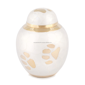 Urnas modernas para mascotas Sky & White con estampado de pata para perros y gatos Cenizas Cremación Memorial Urnas hechas a mano - Product Image 3