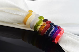 แหวนรัดผ้าเช็ดปากงานแต่งงานเรซิ่นสุดหรู ทำมือ คลาสสิก ทนทาน เป็นมิตรกับสิ่งแวดล้อม รูปทรงกลม ขนาด 2.5 ซม. ของตกแต่งโต๊ะอาหาร โดย Tradebyd - Product Image 3