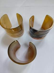 HF CRAFST Bracelet en corne fait main et durable, bijou éco-responsable unique pour mariages, fêtes, anniversaires, disponible en gros - Product Image 3