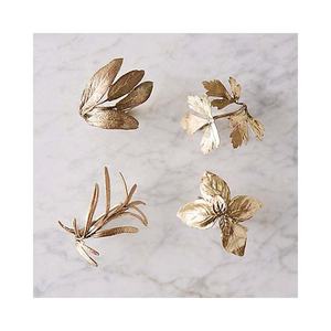 Rond de serviette feuille en métal doré Anneaux de serviette design feuilles pour décoration de table de mariage et de fête Anneaux de serviette en or - Product Image 1