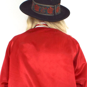 Vestes en satin pour femmes, en tissu uni et à séchage rapide, pour la saison hivernale, style tendance, vestes universitaires en satin pour femmes. - Product Image 4