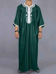 ชุดโทบแบบลำลองประดับลูกปัดสำหรับผู้ชายมุสลิมทันสมัย ผ้าโพลีเอสเตอร์ 100% ความยาวระดับข้อเท้า น้ำหนักเบา ระบายอากาศได้ดี เหมาะสำหรับเดือนรอมฎอนและวันอีด - Product Image 3