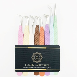 Pinzas de extensión de pestañas de etiqueta privada Punta de plata Acero inoxidable sostenible Recubrimiento de polvo múltiple Tipo de Punta puntiaguda aceptado - Product Image 1