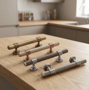 Poignée de tirage arrière design moderne en acier inoxydable robuste finition graphite noir CP, élégante quincaillerie de porte d'entrée pour villas de luxe et centres commerciaux - Product Image 1