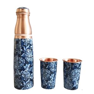 Ensemble de bouteilles en cuivre pur, design floral indien, matériau en cuivre, impression Meena, couleur bleue, finition brillante, bouteille avec verre. - Product Image 1
