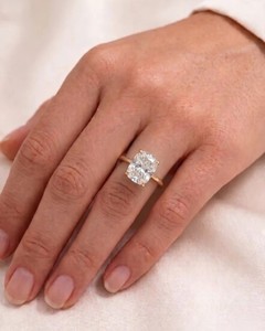 Anillo de Moissanita Ovalado para Novia, Plata de Ley 925, Chapado en Oro Amarillo, Engaste de Garras, Certificado, Lujoso y Brillante, para Compromiso y Boda - Product Image 3