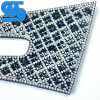 Material para Sandalias de Mujer con Adorno de Concha Dorada y Lazo Personalizado con Pedrería para la Parte Superior del Calzado