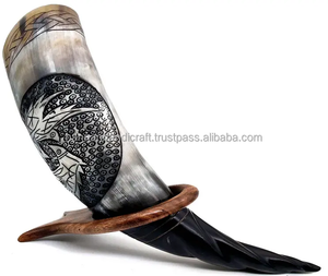 Corne à boire viking rustique authentique faite à la main, mug de guerrier médiéval, gobelet, récipient nordique naturel sculpté pour boire - Product Image 3