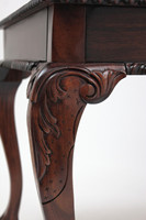Console moderne antique en bois massif, longue et rectangulaire, avec pieds sculptés, couleur brun foncé, meuble d'entrée ou de salon