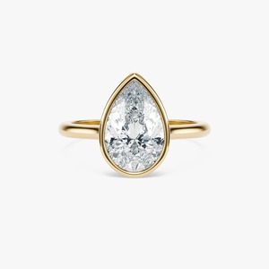 Anillo de compromiso solitario minimalista de oro de 14 quilates con diamante de laboratorio en forma de pera de 3 quilates - Product Image 1