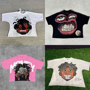 T-shirt graphique pour homme, tee-shirt en coton stylé avec design artistique graphique, idéal pour les looks streetwear décontractés. - Product Image 1