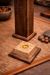 Quemador de Incienso de Madera Hecho a Mano – Decoración Zen para Meditación y Aromaterapia - Product Image 3