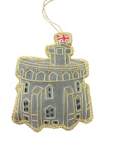 Ornement suspendu Zari Tour de Londres avec drapeau Union Jack – Décoration murale en tissu brodé de fil métallique pour souvenir et exportation - Product Image 3