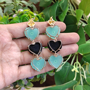 Boucles d'oreilles pendantes en chalcédoine aqua et onyx noir sculptées en forme de cœur avec accent en micro-cz, plaquées or 18 carats, bijoux de soirée - Product Image 6
