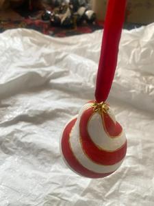 Kashmir Handmade Paper Mache Christmas Hanging Bauble Eco-Friendly Paper Mache Christmas <b>Tree</b> <b>Ornament</b> Hand-Painted Red & White - Product Image 3