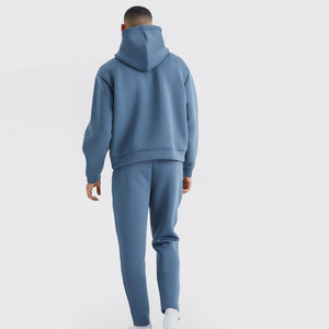Ensemble de survêtement tendance pour homme, tenue athlétique, tissu durable, parfait pour la salle de sport, la remise en forme, la course à pied et les tenues décontractées - Product Image 5