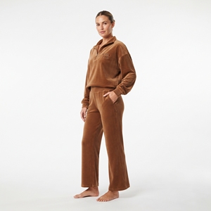 Sudadera de terciopelo personalizada para mujer con cremallera de un cuarto, cuello vuelto, hombros caídos, manga larga y pantalón jogger de pierna ancha de terciopelo. - Product Image 2