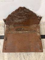 Table basse pliante artisanale en teck sculpté à la main, style tribal du Rajasthan indien, antique du milieu du siècle, avec rangement intégré